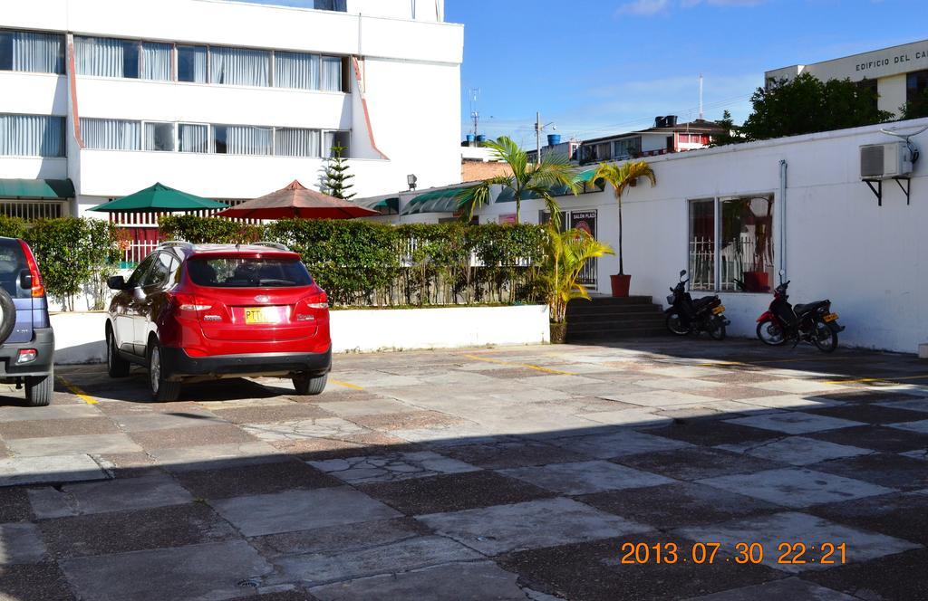 Hotel Calamo Plaza Pitalito Esterno foto