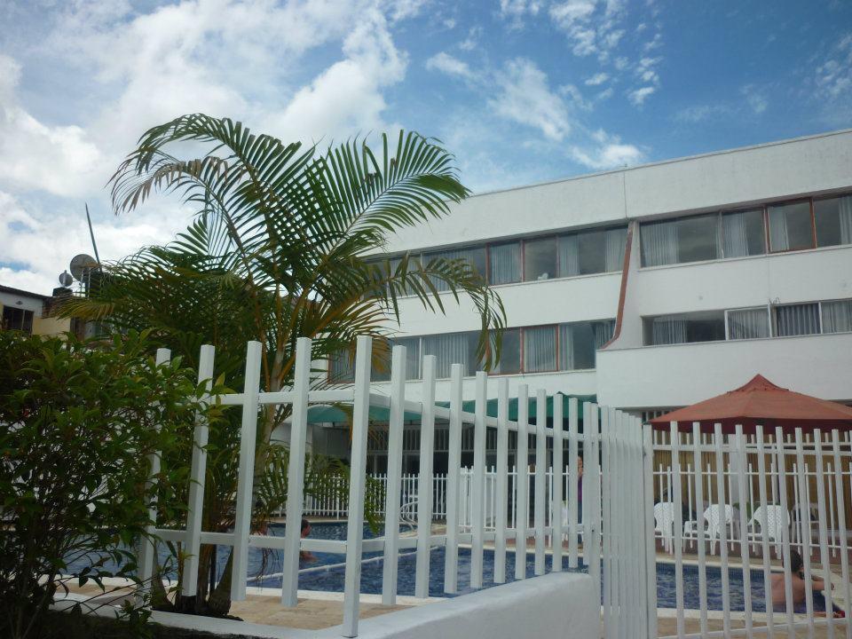 Hotel Calamo Plaza Pitalito Esterno foto