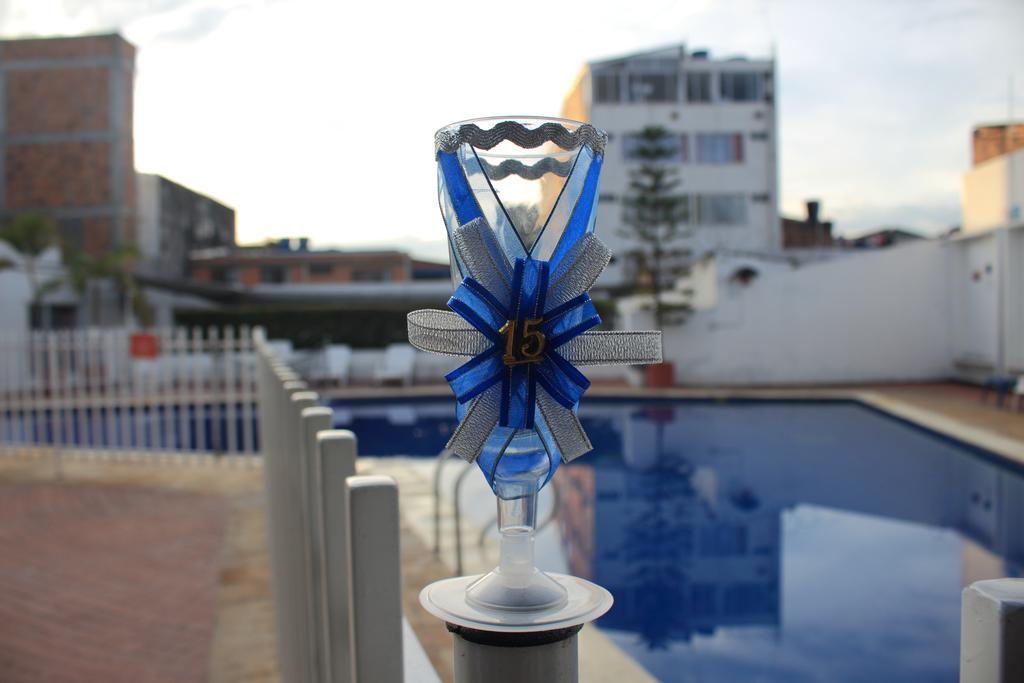 Hotel Calamo Plaza Pitalito Esterno foto